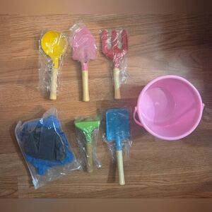 Halloscume 9 Pcs Beach Sand Toys